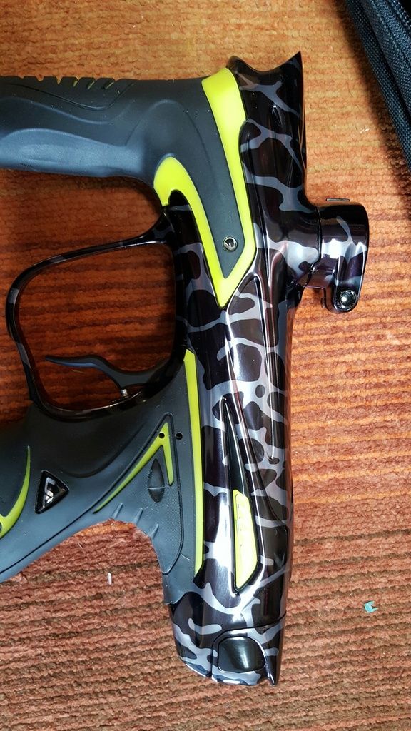 DYE DM15 Skinned Lime (+extras) FS